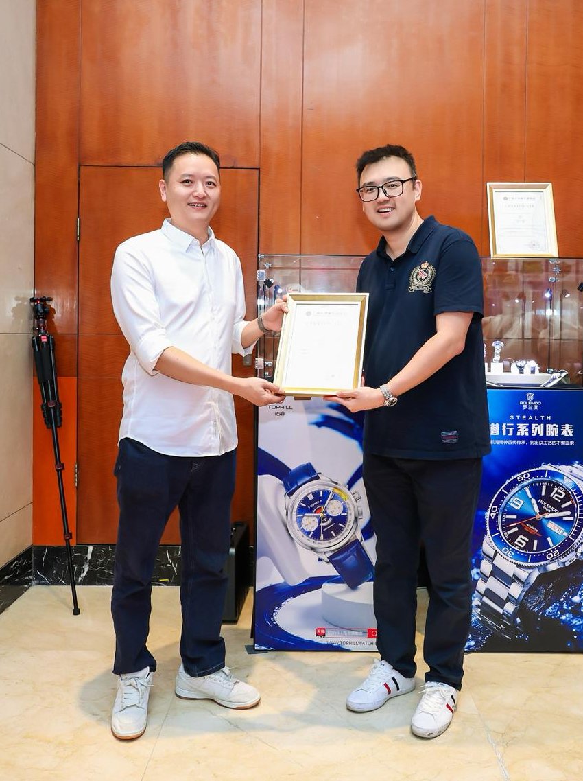 Kimyang1984's tweet photo. Attended the Watch Association's anniversary celebration, where TOPHILL took part in a model runway show and also met and gathered with many watch enthusiasts. The atmosphere was excellent. https://t.co/AL2RGa1Lwp