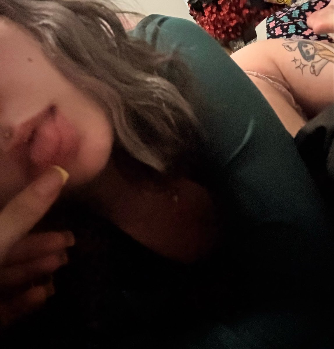 bunnysgrdn's tweet photo. hiii i’m lainie >.<
21, mdni !!!
bisexual~ mostly into girls <3
hard n soft kinks
dms open 
i sell !!
i luv attention and i LOVE gifts 

#nsfw #nsfwtwt #bisexual https://t.co/EZqKflWfNs