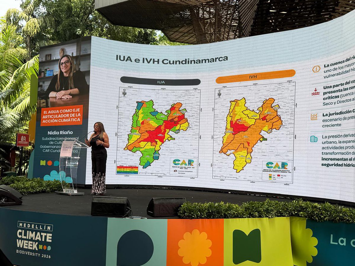 NidiaRianor's tweet photo. Hoy en la #ClimateWeekMedellin.
En alianza con el @PnudColombia y gracias al liderazgo de @Alfred_Balle, presentamos Entornos Sostenibles para la seguridad hídrica y la gobernanza del agua.
La acción climática también se construye desde la forma en que gestionamos el agua. https://t.co/cV4DVNbsOs