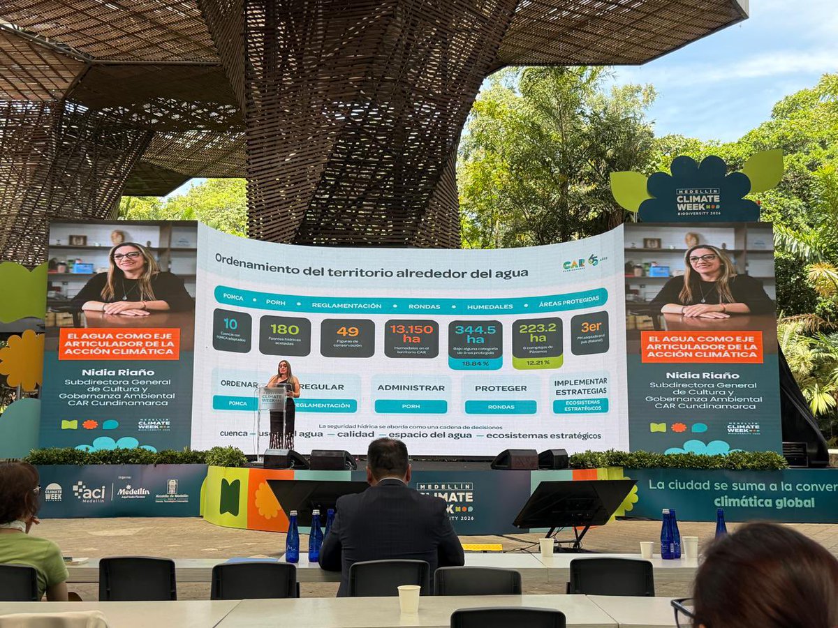 NidiaRianor's tweet photo. Hoy en la #ClimateWeekMedellin.
En alianza con el @PnudColombia y gracias al liderazgo de @Alfred_Balle, presentamos Entornos Sostenibles para la seguridad hídrica y la gobernanza del agua.
La acción climática también se construye desde la forma en que gestionamos el agua. https://t.co/cV4DVNbsOs