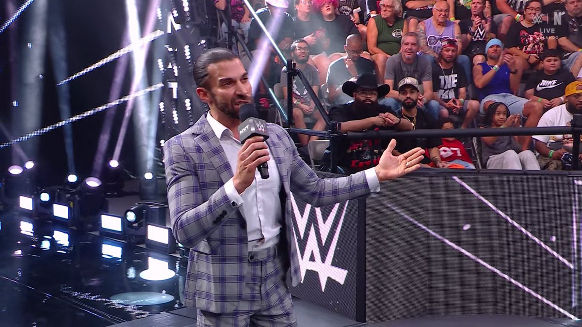 fabien_fichaux's tweet photo. Robert Stone intervient pour annoncer qu'une Bataille Royale avec des superstars féminines de #WWERaw #WWENXT #WWEEvolve #AAA #SmackDown et #TNAImpact aura lieu mardi prochain et la gagnante affrontera Kelani Jordan pour le titre féminin de NXT à #HalloweenHavoc https://t.co/CbQ0qUnSuG