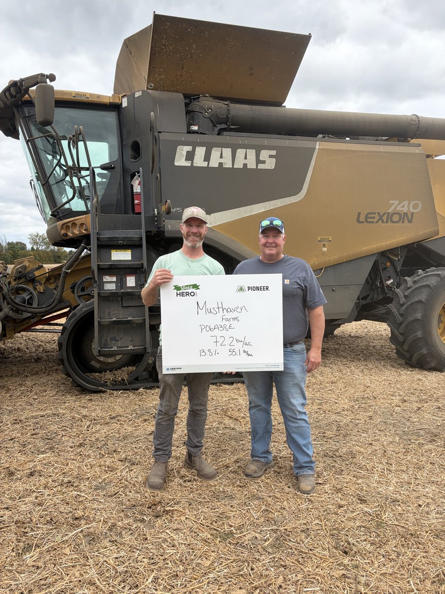mjhickson9's tweet photo. Wow, these soybean yields north of Uxbridge were no joke today! 🤩
#yieldheroeast #pioneerseedscanada #localtesting https://t.co/xKcrD4XeeF