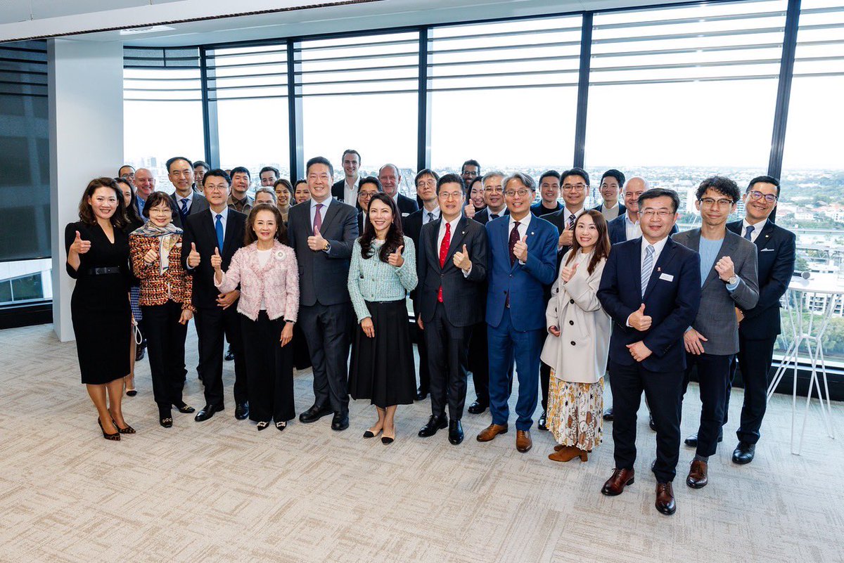 BrisbaneTeco's tweet photo. 🇹🇼🇦🇺 Celebrating Taishin Bank’s New Brisbane Office!

Wishing the new office continued success and prosperity! 🎊🎊 https://t.co/FR1ZGXbmtD
