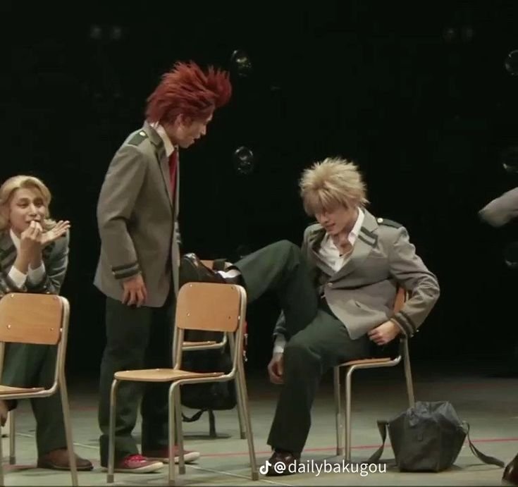 clouddsnwn's tweet photo. The stage play is full of krbk 🤔 https://t.co/YZrCEkQczp