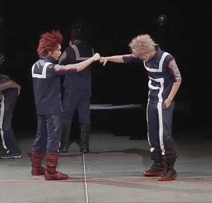 clouddsnwn's tweet photo. The stage play is full of krbk 🤔 https://t.co/YZrCEkQczp