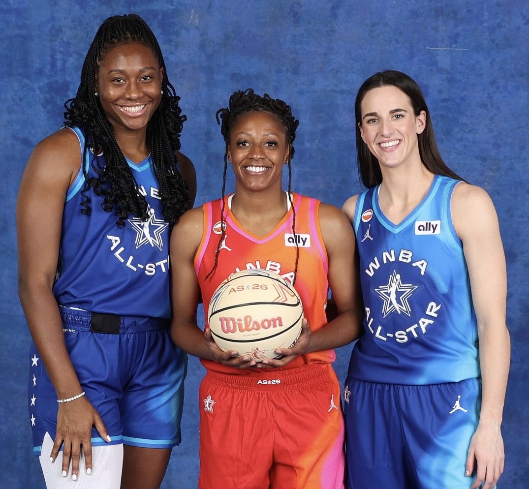 PolymarketHoops's tweet photo. The Fever big 3 tonight:

Caitlin Clark: 27 PTS
Kelsey Mitchell: 26 PTS
Aliyah Boston: 22 PTS

The first trio in Indiana Fever history to each score 20+ points in a playoff game 🤯 https://t.co/MFT59iJZM5
