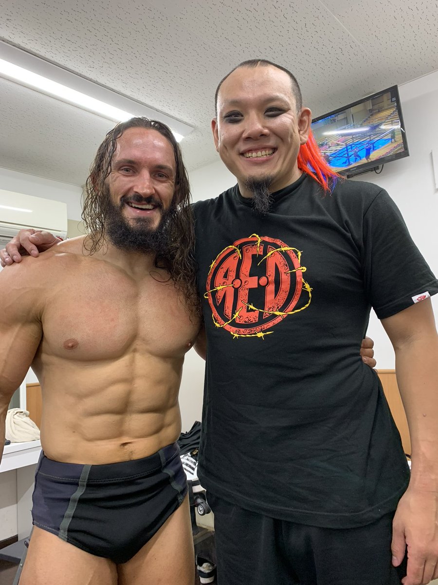 WWEMrSAKAMOTO tweet picture