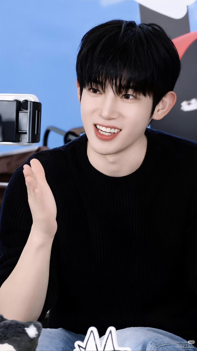 keopsw_'s tweet photo. Xinh ngoan yêu của chị đi Paris sẽ mặc gì đây. Hóng outfit quá 

PARK SIWOO IN PARIS
#PARKSIWOO
#PARKSIWOOPFWSS27 https://t.co/zsuz4YFMdQ