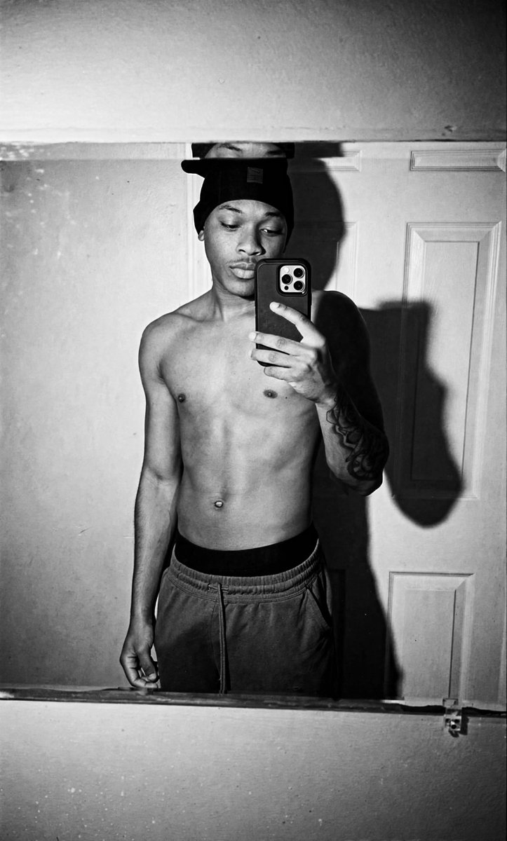 mmcervo's tweet photo. some to post, follow me 💫 #memphis #nfs #fyp https://t.co/v7UY3IRzyL