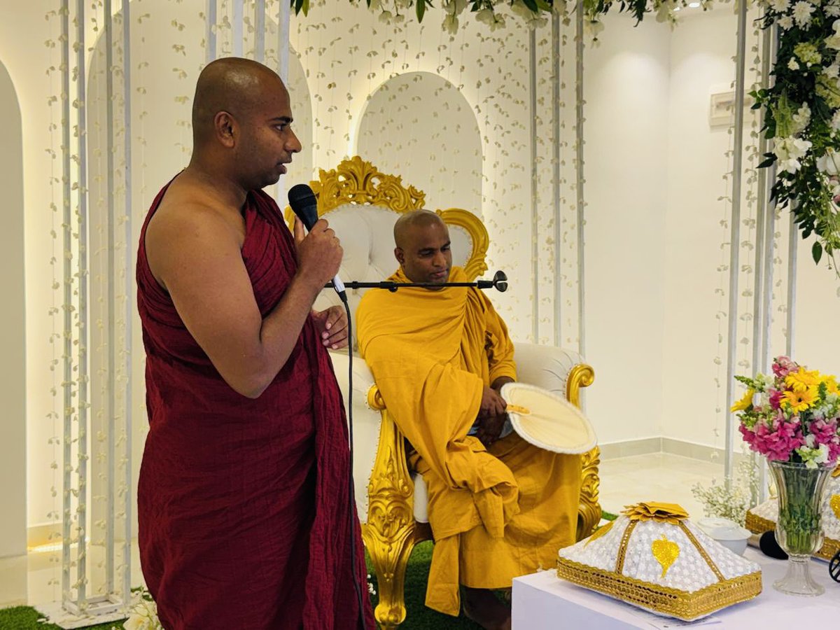 rajakarunahs's tweet photo. බිනර පොහොය නිමිත්තෙන් කිරිඳිවැල, මැද්දේගම රුවන් මාවත දහම් මැදුර සේනාසනයේ පැවති සංඝික දානමය පින්කම සහ ධර්මදේශනාවට සහභාගී වූ අවස්ථාව.
#HarshanaRajakaruna #SamagiJanaBalawegaya
#SriLankaPolitics #CleanPolitics #srilanka https://t.co/BIVZ9vixdm