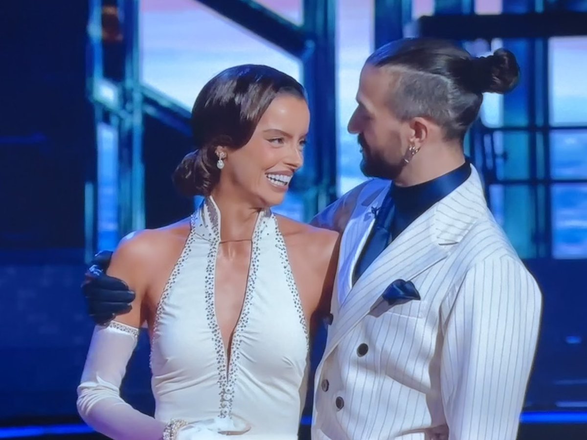 scoobydoesnt's tweet photo. Honestly.... Mark &amp; Maura are the perfect pairing. He's such a great teacher and she's learning so much... i'm so so parasocially proud of her 😭😭 #dwts https://t.co/20KOeJsvDs