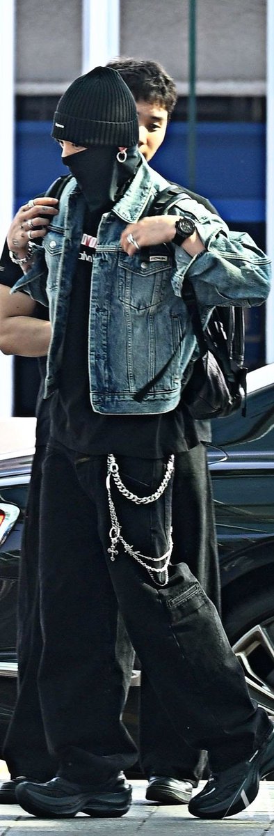 archivesofkook's tweet photo. jungkook's fashion style is exquisite https://t.co/MCMaW8wOjK