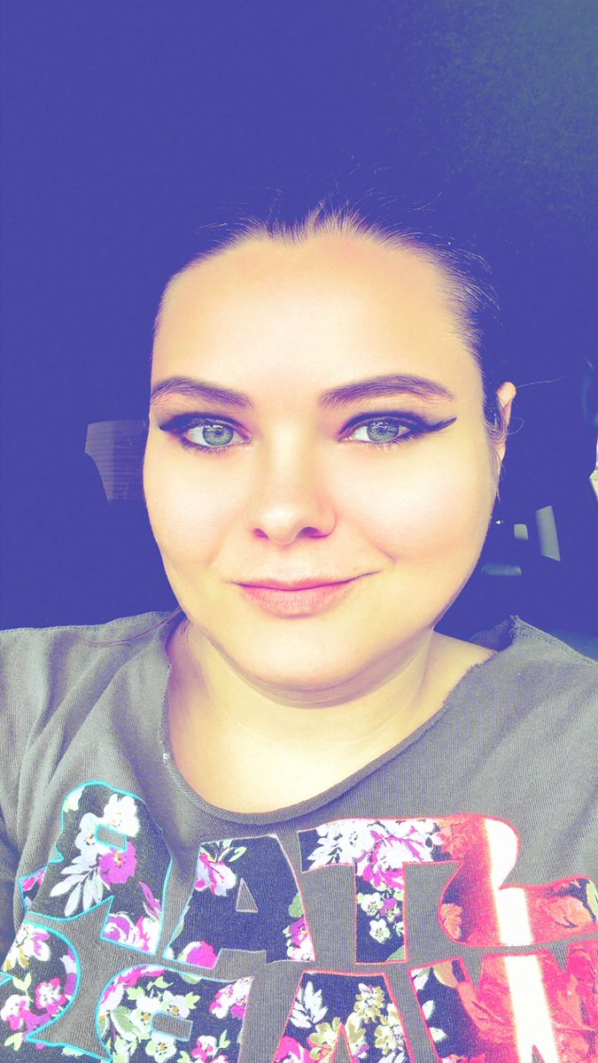 premonitionGirl's tweet photo. I’m back wearing makeup and being happy and don’t let shit get to me and living my life. https://t.co/svOspP4lfY