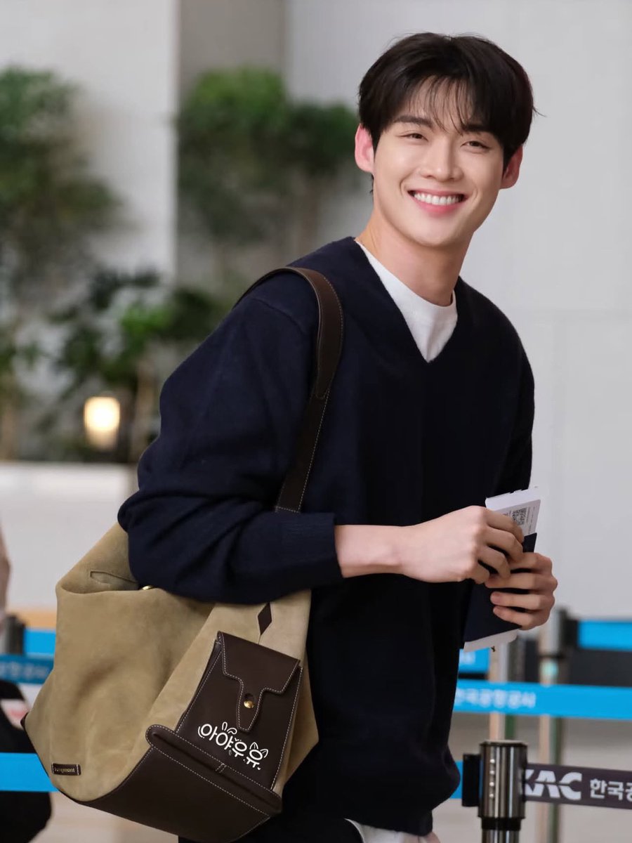 lemon260298's tweet photo. Mong chờ hành trình Paris của bạn iu quá, chỉ nghĩ đến thôi đã thấy háo hức rồi 🥹

KIM YOON SIK PARIS FASHION WEEK
#KIMYOONSIKPFWSS27
#YOONSIKINPARIS https://t.co/0wf2xAWM4E