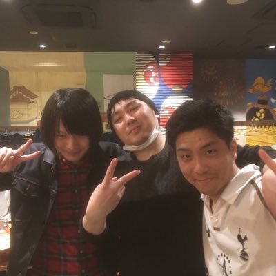 iwata0930's tweet photo. 36回目の風船🎈

ここ最近はちょろっとデュエマ触ったり、デュエプレ再開したり、時々皆んなで飯食ったり飲んだりして変わらない日々を過ごしてます。

これからも変わらぬ付き合いで皆様宜しく頼みます✨

はちごー&amp;花屋さん&amp;アスナも誕生日おめでとう🎊 https://t.co/pdnv5VqH02
