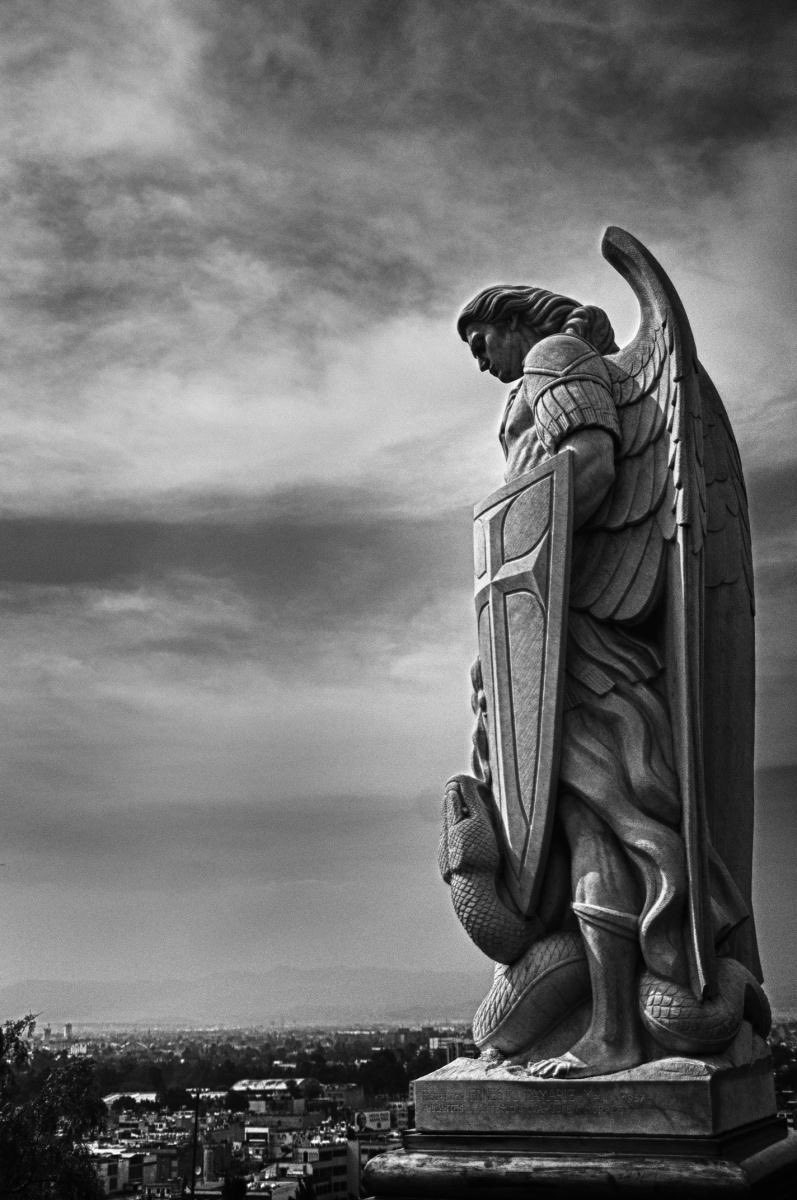 KnowledgeArchiv's tweet photo. The St. Michael the Archangel statue that watches over Mexico City goes hard. https://t.co/BVHtmTSjPo