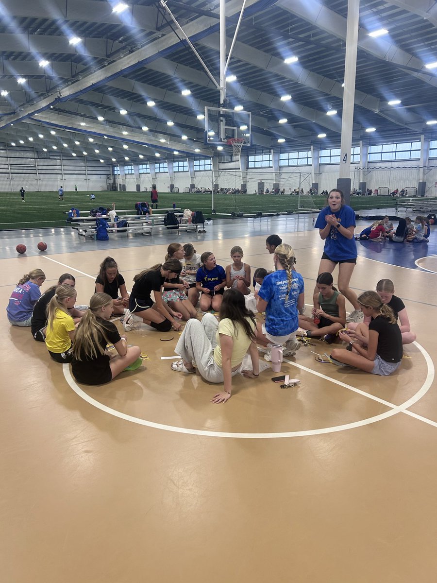 CHS_Womensbball's tweet photo. First Pups practice and keychain making with our high school players 💛💙 #programbuilding https://t.co/lfcVcAio0j