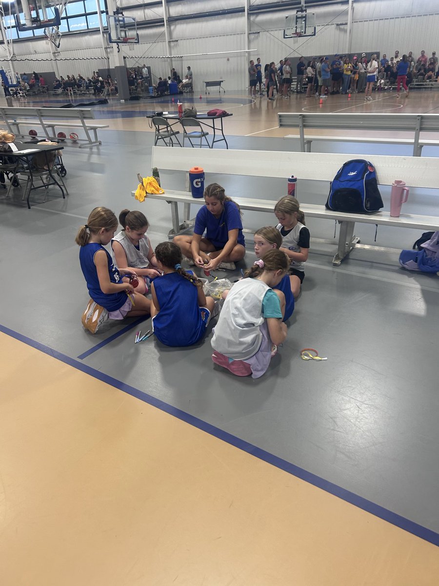 CHS_Womensbball's tweet photo. First Pups practice and keychain making with our high school players 💛💙 #programbuilding https://t.co/lfcVcAio0j