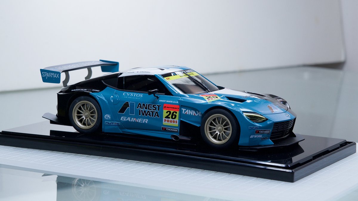 crazy_clouds's tweet photo. 完成👍
SUPER GT GT300クラスのANEST IWATA RacingのGAINER ZをタミヤRZ34から作りました。完全再現を目指したものではなく、納期の関係で、時間がかかりそうだったり失敗するリスクのあるところは省略してます。まあそれらしいものができたのではないかと。 https://t.co/58Wuwtw6KU