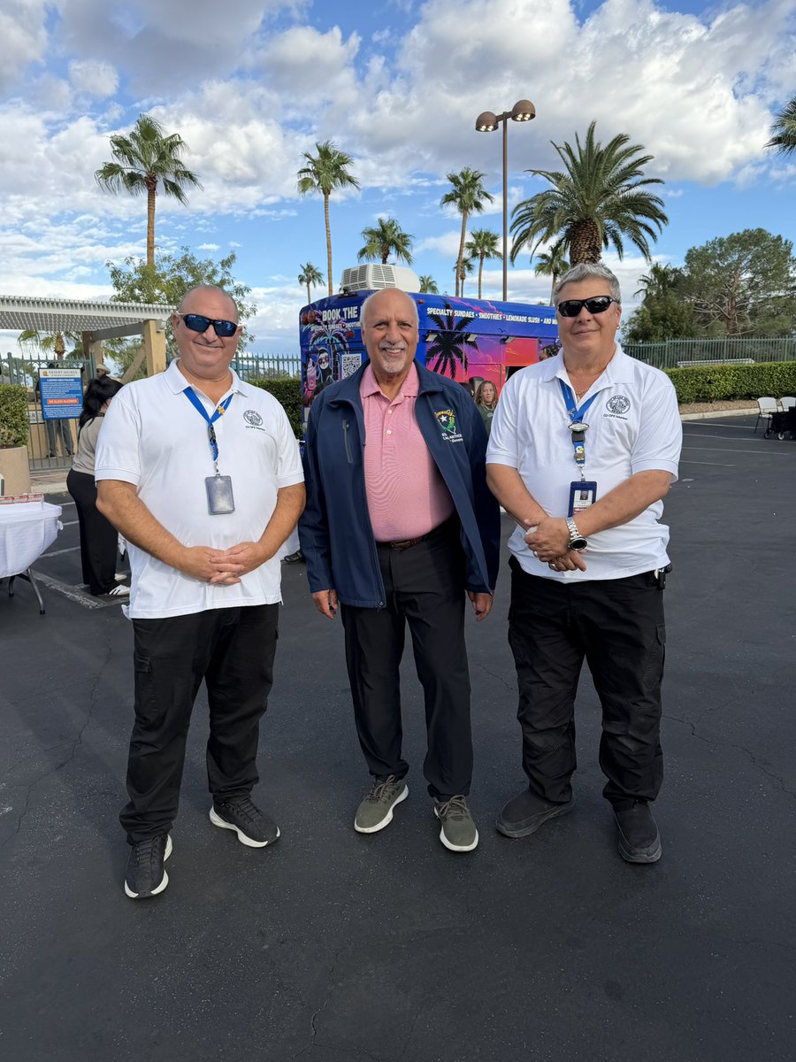 StavrosAnthony's tweet photo. Beautiful night in Las Vegas and the Desert Shores community for their neighborhood night out. Residents coming together to spend time with law enforcement and elected officials and their community leaders. https://t.co/SUcnq8snaN