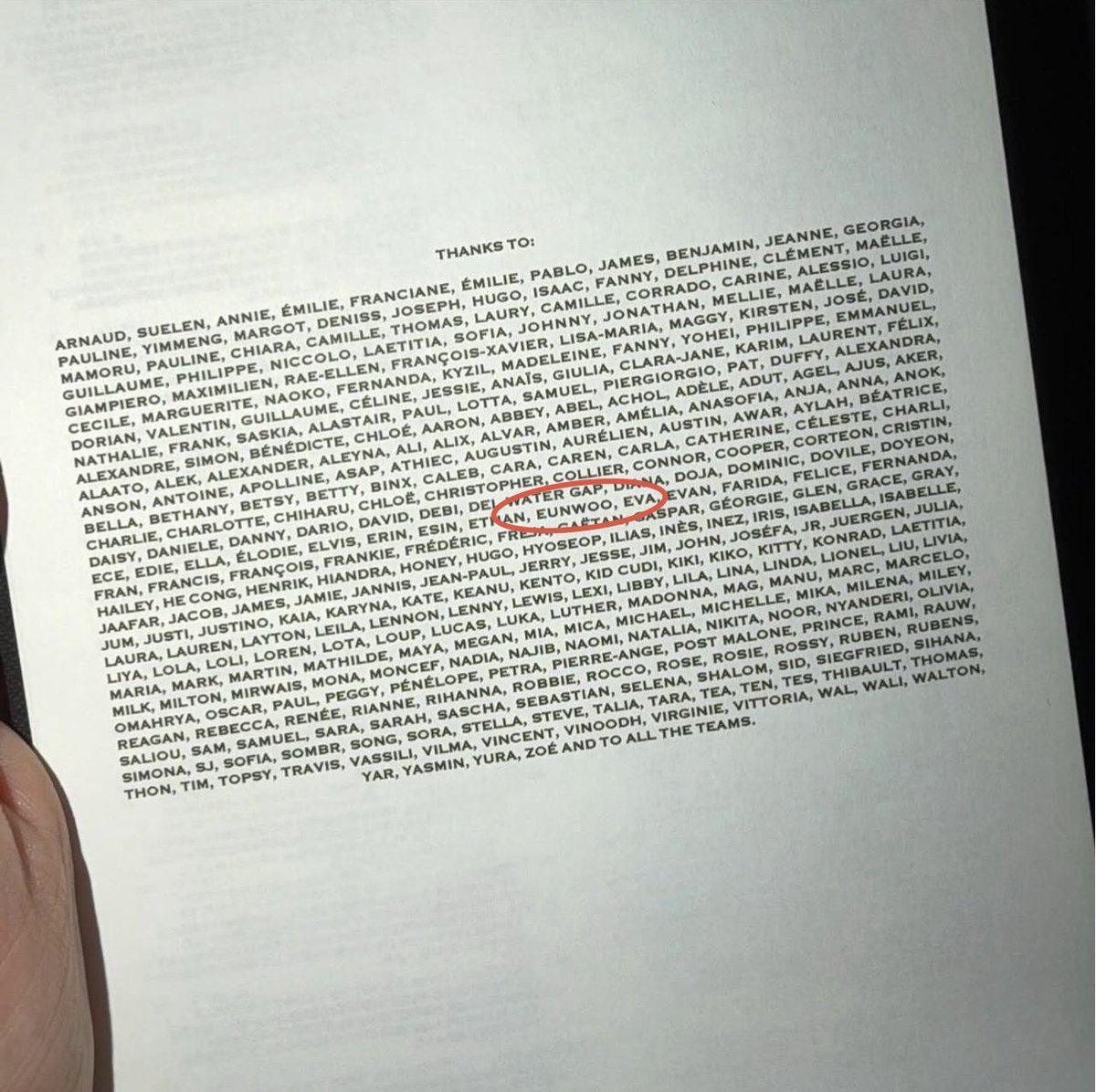 CEWProjects's tweet photo. 26.09.30

Anthony Vaccarello included Cha Eunwoo in the “Thanks To” section of the show notes prepared for guests at Saint Laurent’s Women’s Summer 2027 show during Paris Fashion Week.

The show notes marked the end of Vaccarello’s ten years at Saint Laurent.

Eunwoo attended three of Anthony Vaccarello’s shows during Paris Fashion Week as a Saint Laurent Global Ambassador — in September 2024, March 2025 and June 2025. ✨

🔗https://t.co/jFEM3iM0xs

#CHAEUNWOO #차은우 
@CHAEUNWOO_offcl