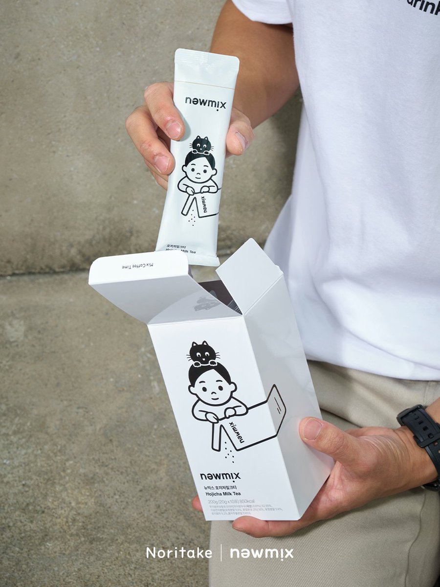 newmixcoffee's tweet photo. [𝗡𝗼𝗿𝗶𝘁𝗮𝗸𝗲 𝘅 𝗻𝗲𝘄𝗺𝗶𝘅]
本日より、Noritake x newmixのコラボレーションアイテムがnewmix全店舗に���場します🙌✨
香ばしいほうじ茶ミルクティーをはじめ、Noritakeのイラストが描かれた陶器カップやTシャツまで。コラボ期間限定でお楽しみいただけます🤍
#뉴믹스 #newmix #ニューミックス https://t.co/cyZf3FJwZZ