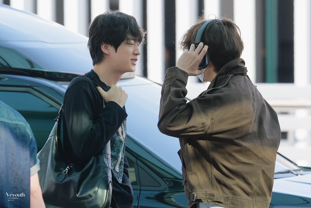 Veyouth_9592's tweet photo. 260930 ICN
 #방탄소년단 #BTS #V #뷔 #テテ #Jin #진 #ジン
@BTS_twt https://t.co/EDNSZ0dnLr