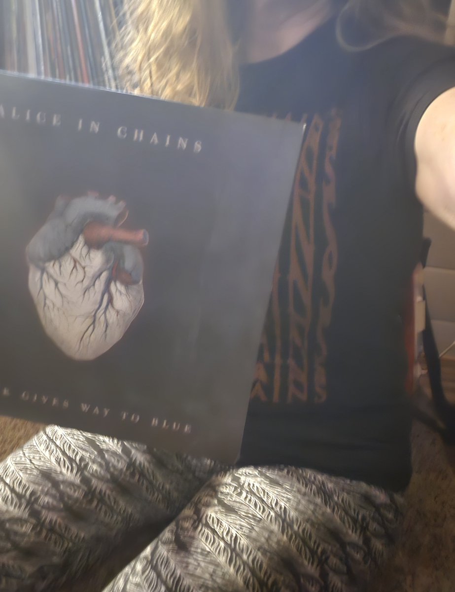 KilpatrickKeli's tweet photo. Alice In Chains • Black Gives Way To Blue 🖤
2024 reissue 
#AIC 

I don't wanna feel no more
It's easier to keep fallin' 
Imitations are pale 
Emptiness all tomorrows 
Haunted by your ghost https://t.co/IyytOcLMCe