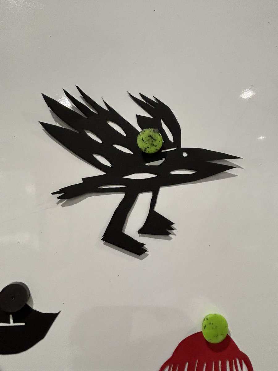 TetsukoNagano's tweet photo. 久しぶりに切り絵の授業でした。
さぁ、私は私でカレンダー作りへエンジンかけていく時期。
脳みそがあっちこっちに興味を持って、すぐに自分のことを後回しにするの、危ない。 https://t.co/3eYwFFHICn