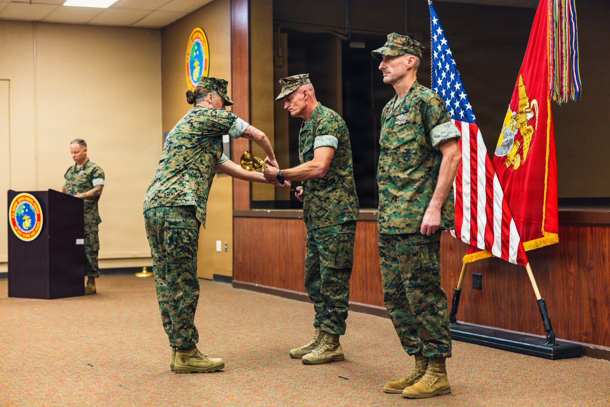 PacificMarines's tweet photo. #MARFORPAC welcomes @USNavy Command Master Chief April D. Merriman 🦅🌎⚓️
Command Master Chief Charles F. Ziervogel relinquished #command to Merriman during a change of charge #ceremony on Camp H.M. Smith, #Hawaii, Sept. 28, 2026.
📸: Lance Cpl. Roger-Junior Annoh | @USMC https://t.co/kI9l5faCvk