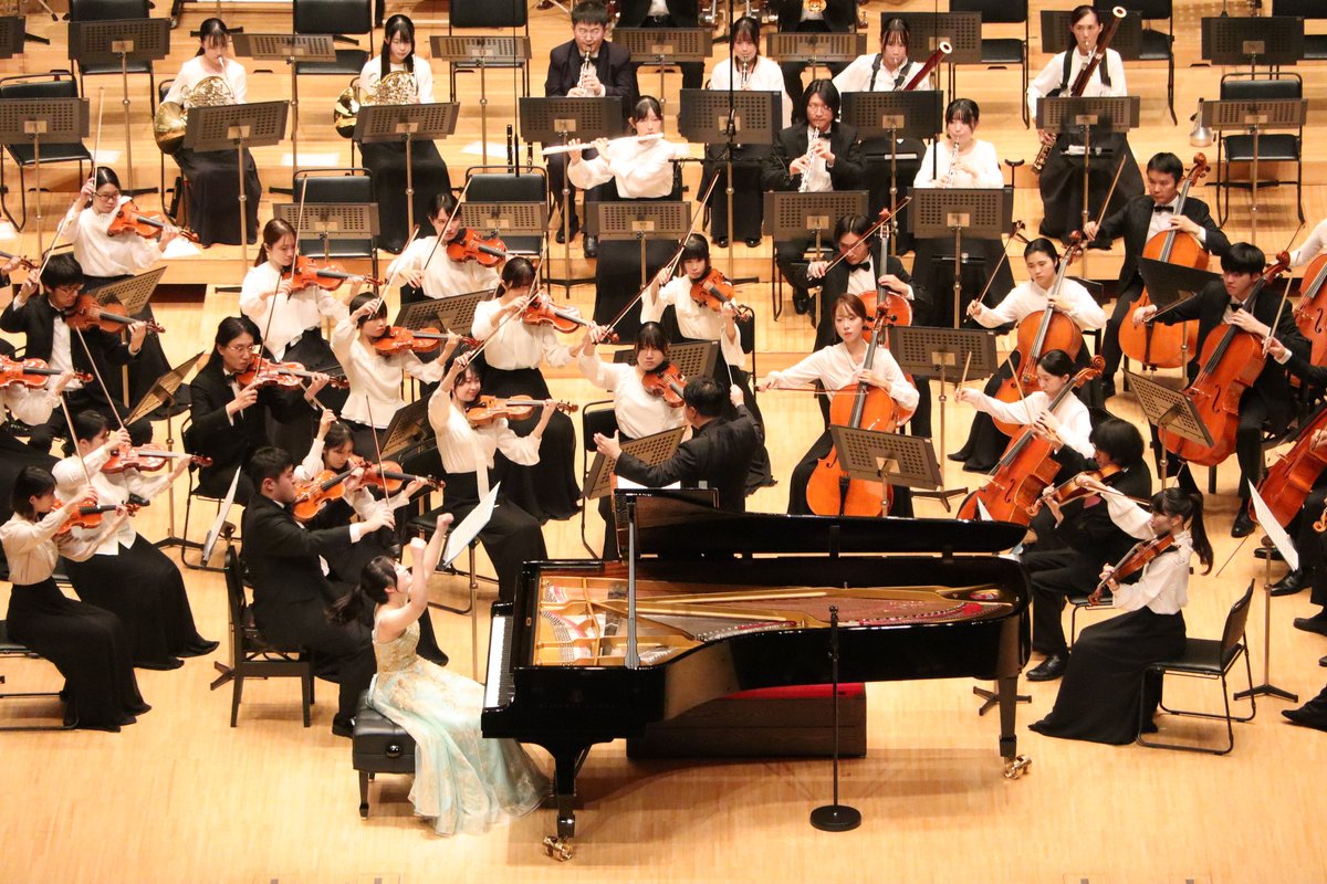 musaon_sns's tweet photo. 【コンサート報告】
武蔵野音楽大学管弦楽団演奏会が、9月23日に本学ベートーヴェンホール（入間市第47回市民コンサート）、9月28日に東京芸術劇場 コンサートホールにて開催されました🎻
ベートーヴェンの協奏曲第4番では学内オーディションにより選抜されたピアノソリストが管弦楽団と息のあった演奏を情感豊かに披露しました。
後半には、ラヴェルの《マ・メール・ロワ》組曲とストラヴィンスキーの組曲《火の鳥》（1919年版）を高度な技術と豊かな音楽性で披露し、盛大な拍手とブラボーの声援の中幕を閉じました。
ご来場いただいた皆様、ありがとうございました。
▼本学のコンサート情報
https://t.co/nH1UxemWSR