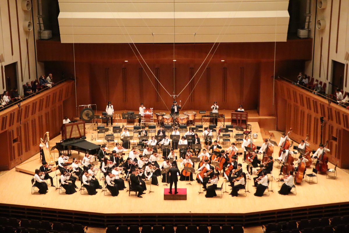 musaon_sns's tweet photo. 【コンサート報告】
武蔵野音楽大学管弦楽団演奏会が、9月23日に本学ベートーヴェンホール（入間市第47回市民コンサート）、9月28日に東京芸術劇場 コンサートホールにて開催されました🎻
ベートーヴェンの協奏曲第4番では学内オーディションにより選抜されたピアノソリストが管弦楽団と息のあった演奏を情感豊かに披露しました。
後半には、ラヴェルの《マ・メール・ロワ》組曲とストラヴィンスキーの組曲《火の鳥》（1919年版）を高度な技術と豊かな音楽性で披露し、盛大な拍手とブラボーの声援の中幕を閉じました。
ご来場いただいた皆様、ありがとうございました。
▼本学のコンサート情報
https://t.co/nH1UxemWSR