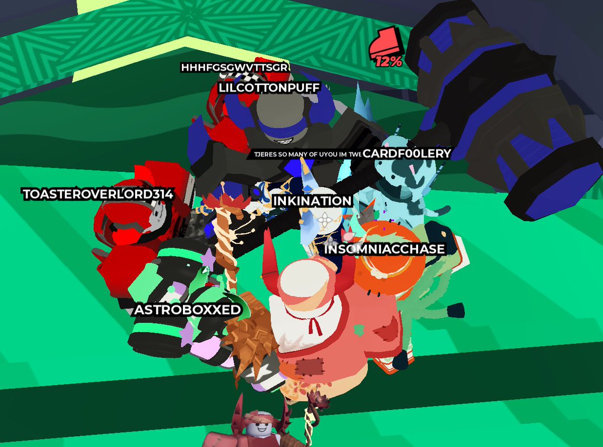 zquimpy's tweet photo. Cuddle puddle with a mastery Medkit 
#phighting https://t.co/RRZhmpWb4A