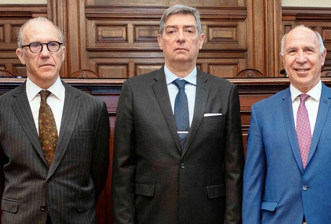RealTimeRating's tweet photo. LEY DE TIERRAS: la Corte rechazó el amparo contra la derogación y habilitó la compra extranjera SIN LÍMITES. https://t.co/d0Wmfwe5pF