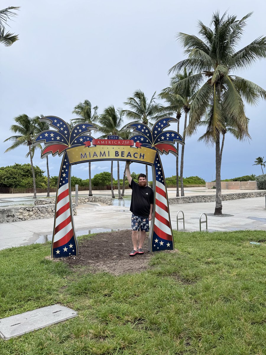 FFarga's tweet photo. #ediciondefoto #fotografo #miamibeach #miami250

Alguien me ayuda a ponernos juntos en esa foto? https://t.co/86Bbm8xENo