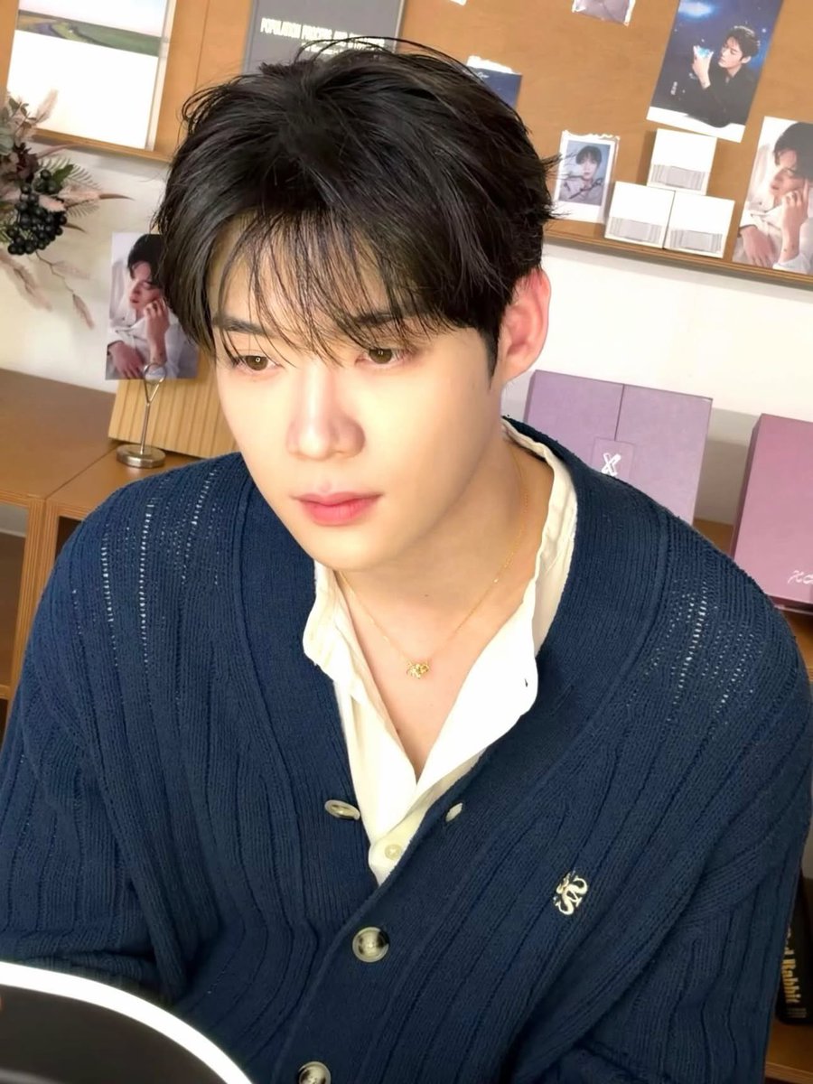 xxORI_MAIxx's tweet photo. Hôm nay ai ra sân bay vậy nè!! Mặc gì đây ta??

KIM YOON SIK PARIS FASHION WEEK

#KIMYOONSIKPFWSS27
#YOONSIKINPARIS https://t.co/CPMVj5WFTJ