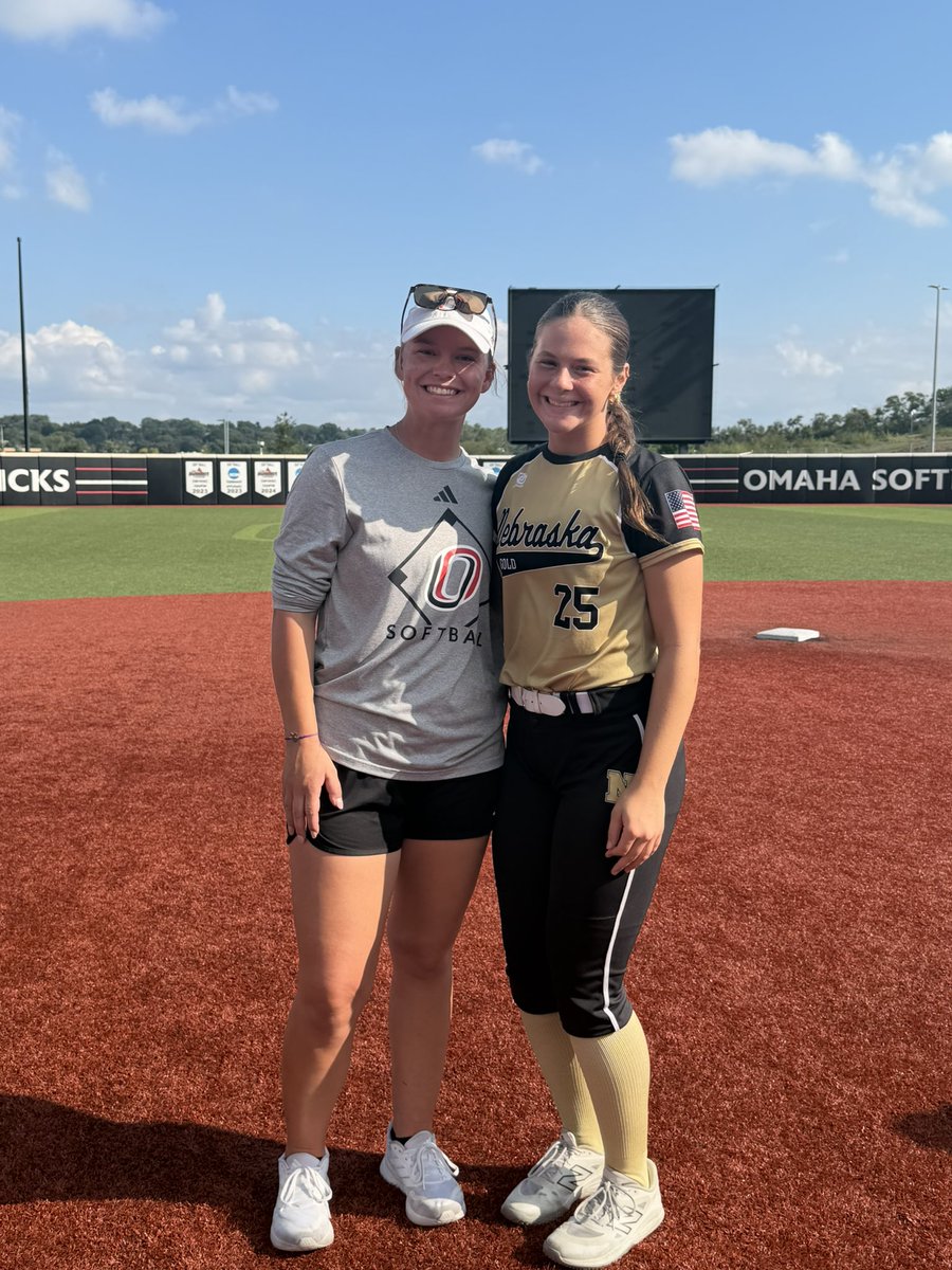 dylamling2028's tweet photo. Thank you again @OmahaSB for another awesome camp. I can’t wait to be back soon! 
@coach_heard @Jen_Daro @Brooke_Dumont 
@NEGold319 #GoldDNA https://t.co/Q5ddqHzz06