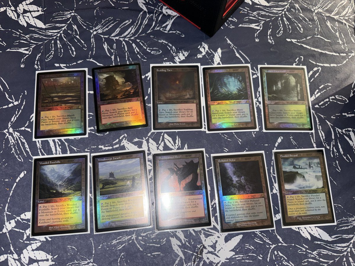 Vergil_Armbrust's tweet photo. Mana base #Mtg Mailday! 

It feels crazy to own every Fetch in foil. Retro frames look clean as well. Anyone want to do a guy a favor and swap a foil etch Tarn for a foil one? 😂

Aside from that. Really happy to have all the battle lands finally. @assassinscreed you’d be proud. https://t.co/sJWkBd26BN