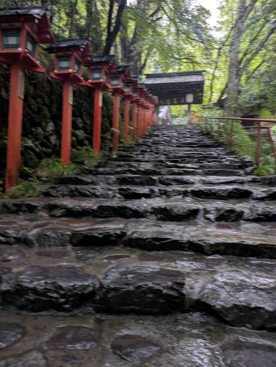osushinoo's tweet photo. 貴船神社、雨すごかったけど三社参りもできた🧚🏻‍♀️ https://t.co/rtm1zdMqzQ
