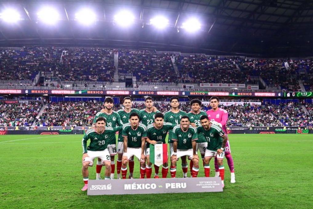 virynanh's tweet photo. Vamos #MiSeleccion 
🙌🙌🙌🙌🙌 https://t.co/4QC1KlV186