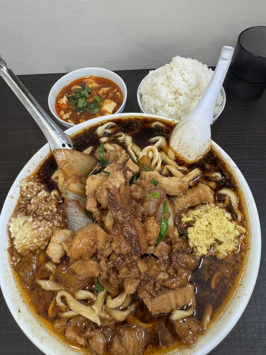 toki_sc2's tweet photo. 今月1回も呟かないで終わるところだった
近所のラーメン屋が閉まる前にめっちゃ行った写真でも上げとくか https://t.co/rKveHK4NDU