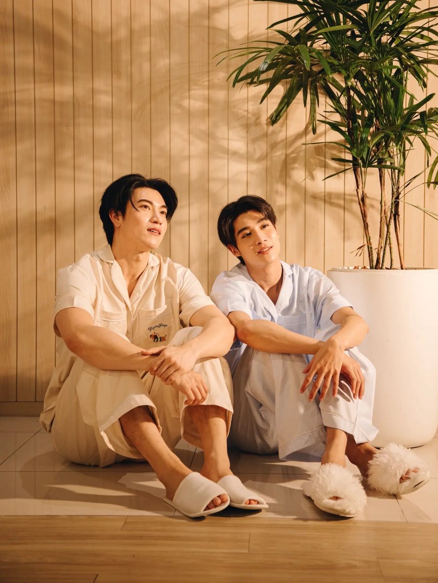 INN__OFFICIAL's tweet photo. (🔔) IG Post : sliptosleep update || 29.09.2026《1/3》
🔗 https://t.co/3MoZV4tD3e
💭 Your @innjakkrasin & @Ongsacelcius1 matching-PJs moment. 💕🐶🌙🐇
#Sliptosleep
#TheOriginalBralessPJs
#innjkrsn #Sliptodachshundandrabbit https://t.co/B0uKamTpXx