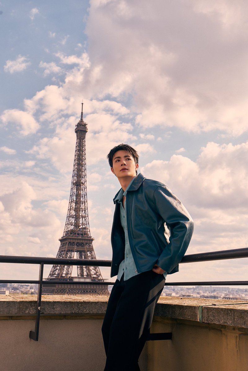 Paolyflower's tweet photo. SANDRO PARIS  FASHION WEEK SS 2027 👏👏👏👏
ZEE PRUK PFW 2027
#SANDROxZEEPRUK

@sandrosparis #Sandro #SandroParis
@zee_pruk #ZeePruk https://t.co/Sc3OpnnhYB