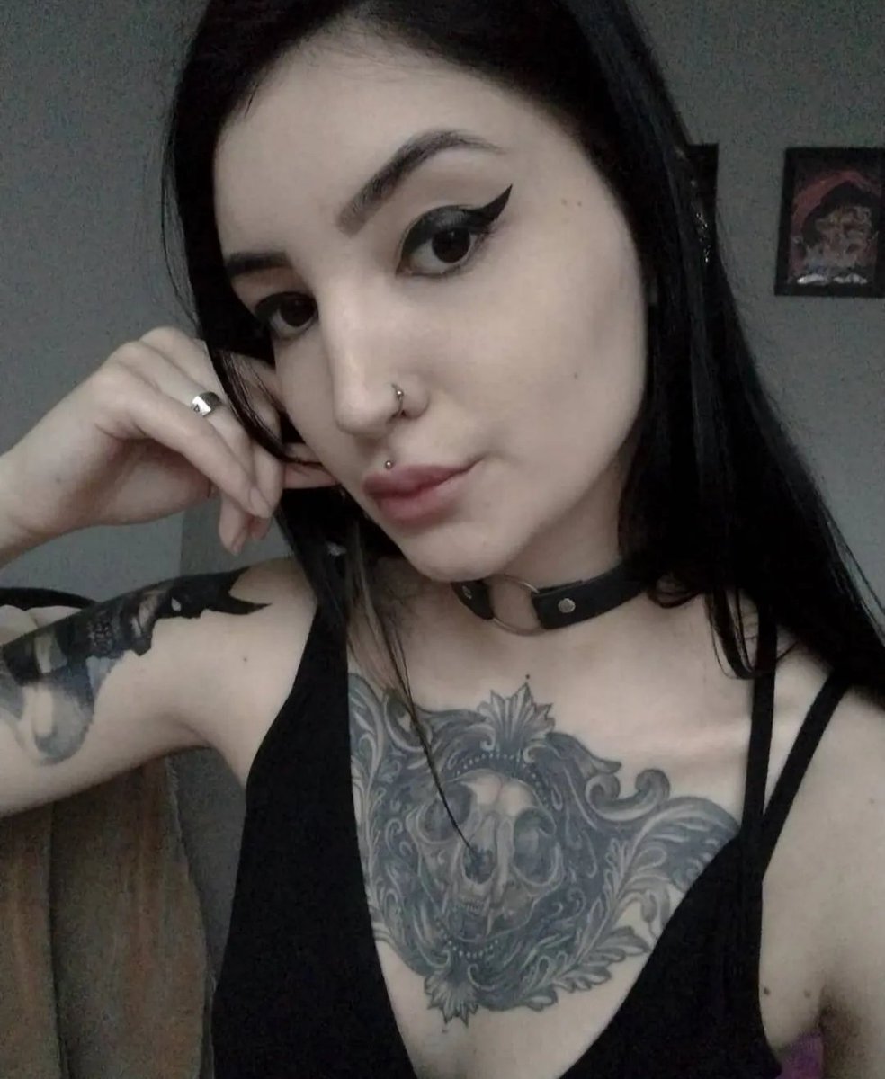 Xstvprador's tweet photo. @MariaEduar_zr Sim, homens tem que escolher uma mulher de meia idade rodada como vc que já passou pelo carrossel de p1ka. é ped0f1la escolher  uma novinha de 18/19 anos https://t.co/N7lluR4NKr