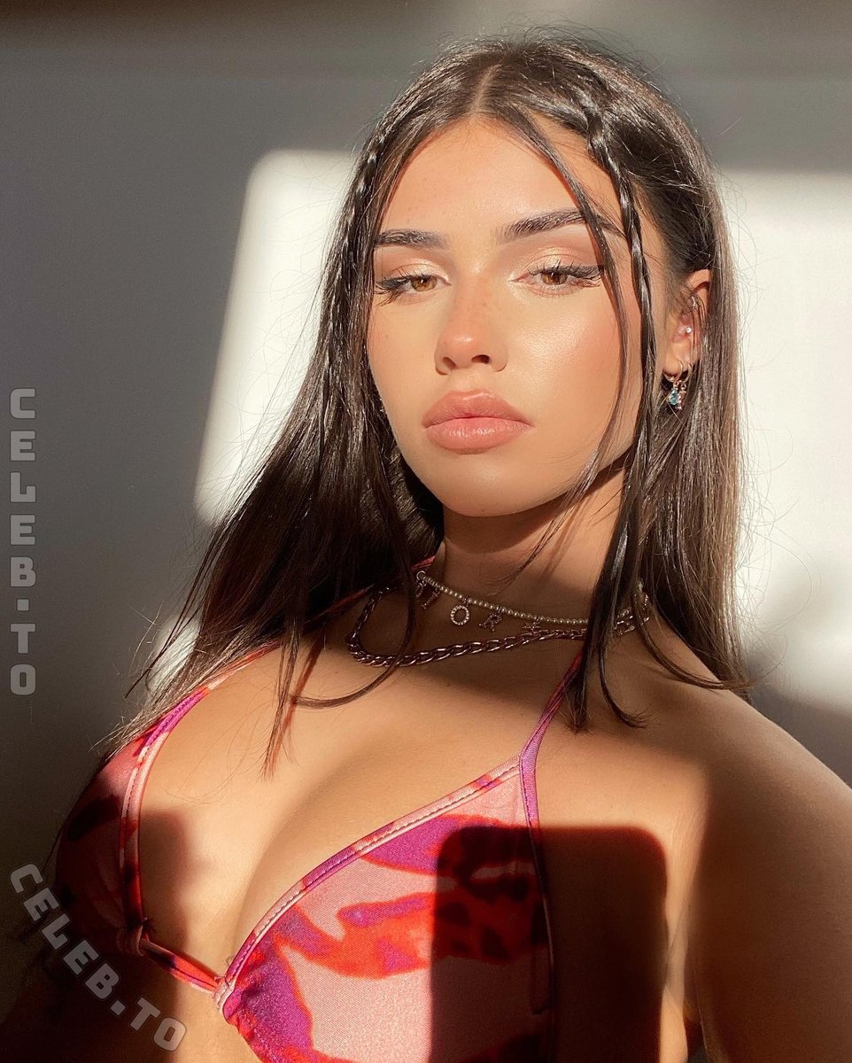 JimTim410631321's tweet photo. 19 year old using uncs and weaklings for money to my 4 goddesses competing for who can make me the most help your goddess out and get to rub yourself for it #manscam #wankchat #findom https://t.co/j8dKwVY0Te