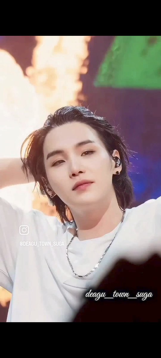 Ariyaaxm9's tweet photo. I vote #ARIASBTS are the aria music Awards 
@agustd72067 https://t.co/6FmnvBgSXv