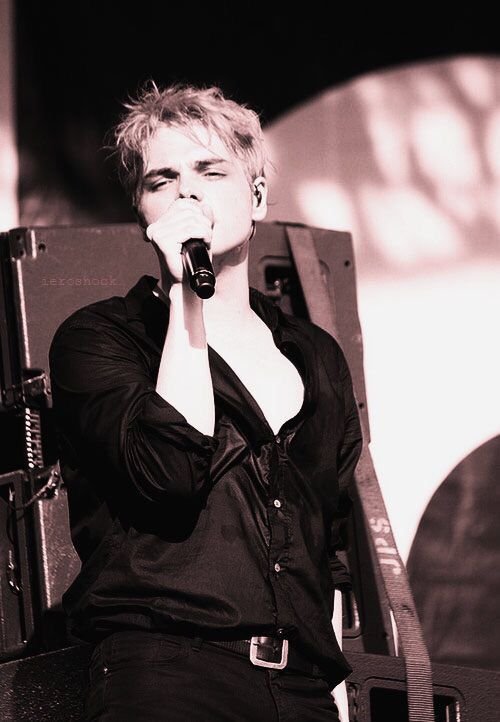 colaoomf's tweet photo. Is he allowed to do that https://t.co/gSdHDu3aYq