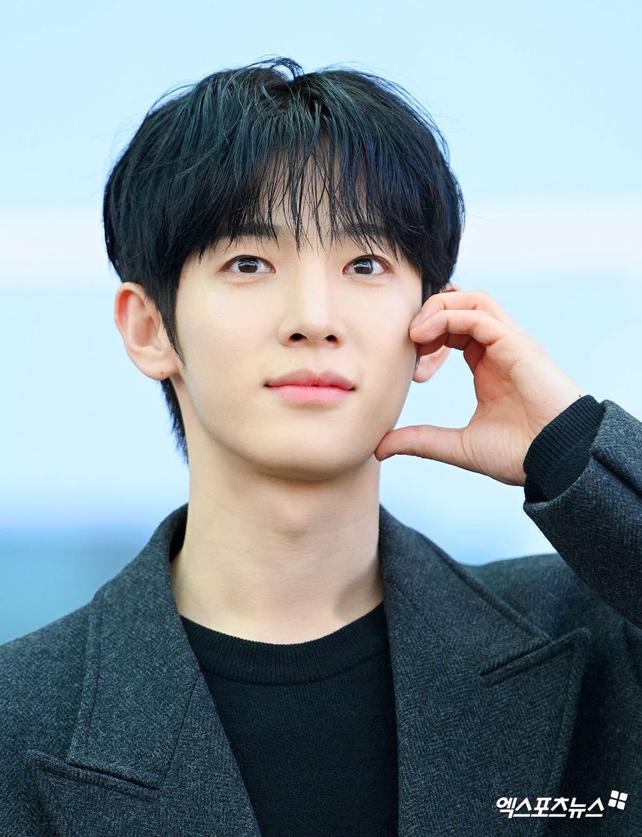 oriioree's tweet photo. 오늘 이채하 수사관 같아요 https://t.co/UOudZM44hF