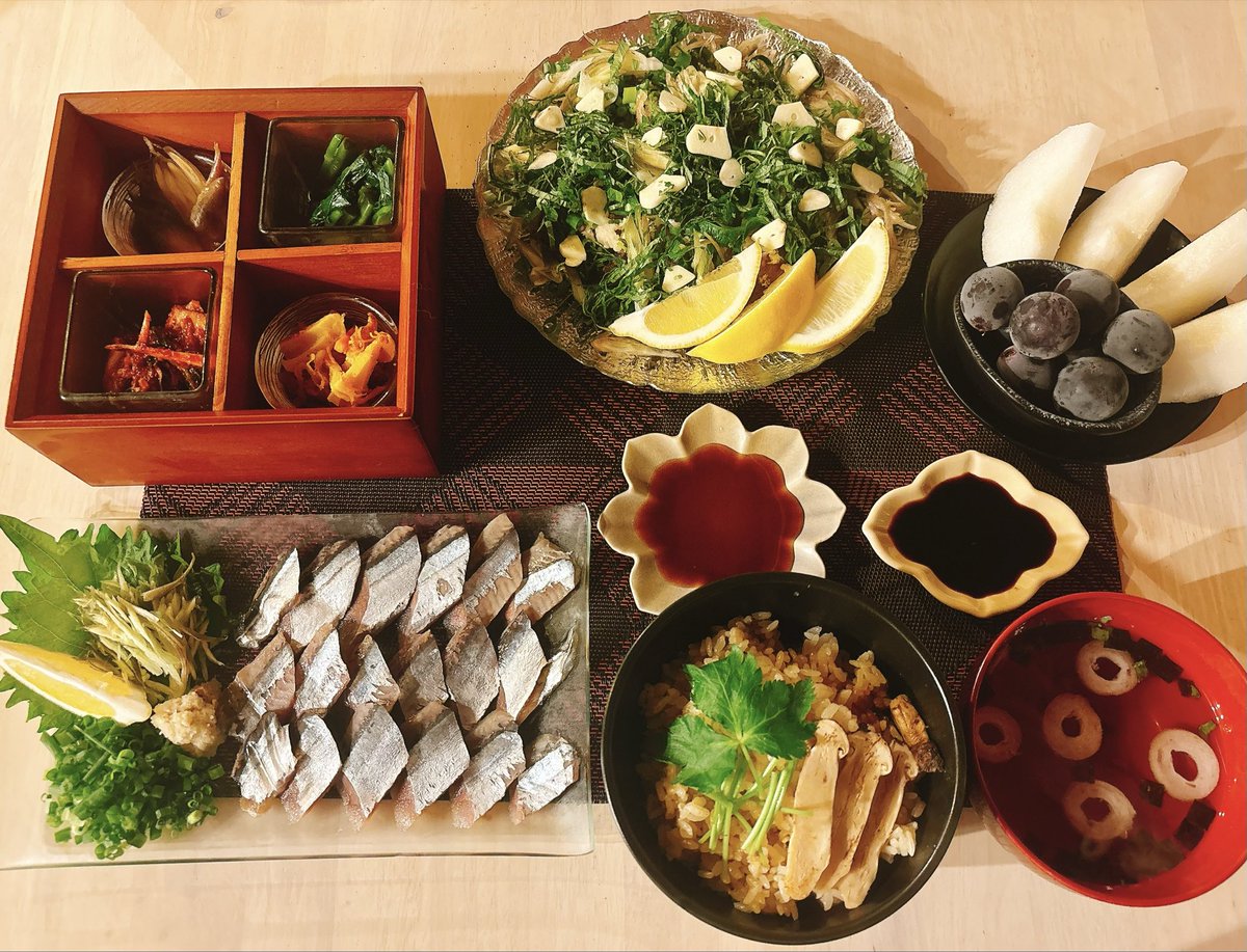 lv810vl's tweet photo. #おうちごはん #自炊 #自炊記録 #料理 #料理日記 #料理好き #和食 #洋食 #朝ごはん #夕ご飯 #秋刀魚刺し #明太子うどん #中華丼 #漬物 https://t.co/Z3RfvLhQgt