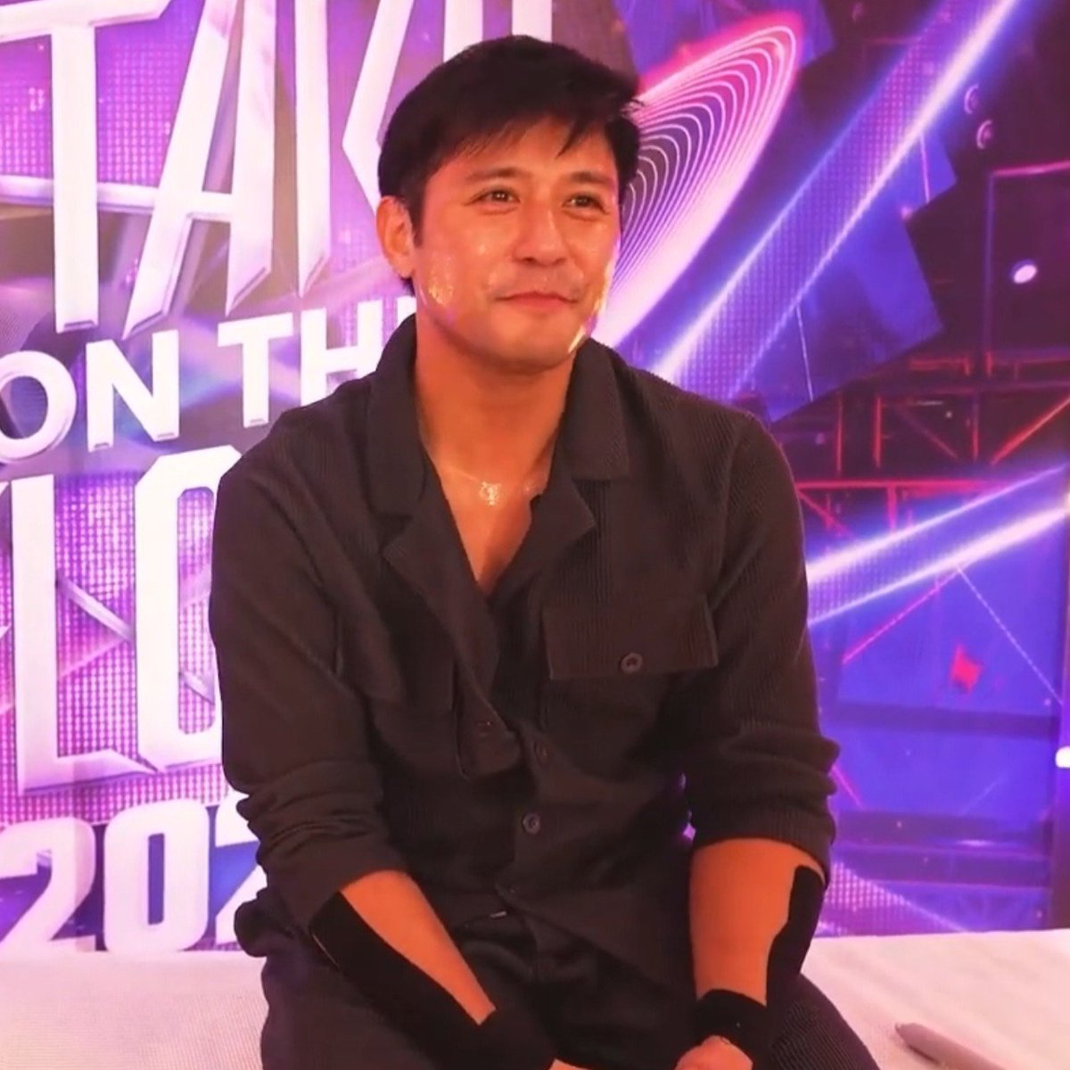 dennisacejo's tweet photo. seriously one of my fave rocco looks... that unbuttoned shirt does WONDERS https://t.co/K1oaOZoTx0